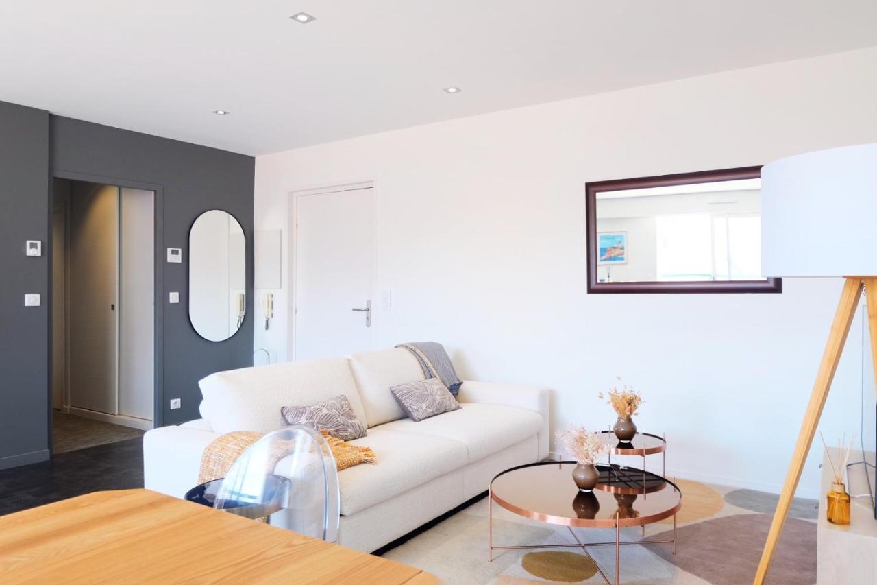 Magnifique Appartement, En Hyper Centre, Avec Terrasse Et Place De Parking Біарріц Екстер'єр фото