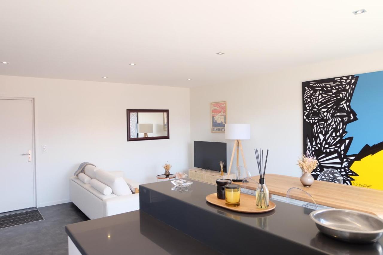 Magnifique Appartement, En Hyper Centre, Avec Terrasse Et Place De Parking Біарріц Екстер'єр фото